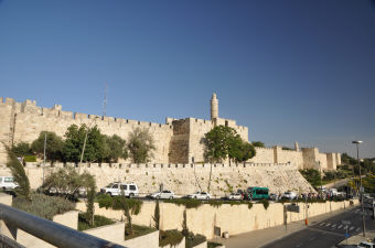 file:///E:/documenti/personali/tLe mura di Gerusalemme dalla porta di Giaffa, quartiere sud-ovest